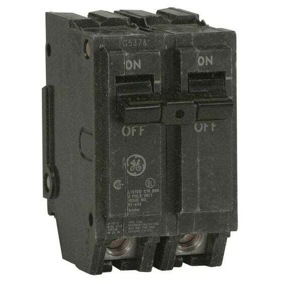 Double pole circuit breaker 