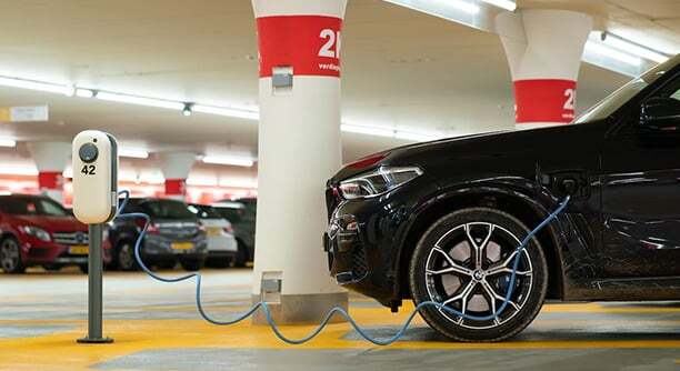 Pengecasan Kereta Elektrik