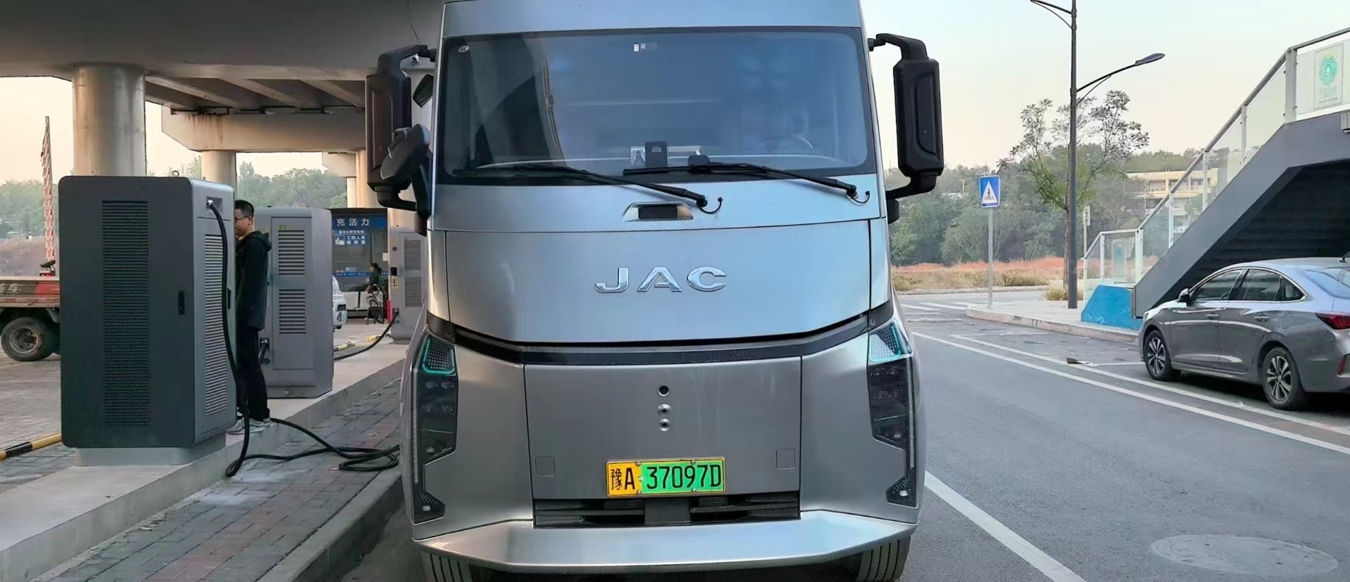 img v3 02gh 1973618a 363d 4377 a0da 6f3e39a1090g